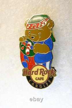 CARDIFF, Hard Rock Cafe Pin, HOLIDAY BEAR EUROPE LE 75
