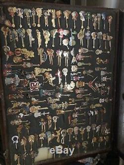 Hard Rock Cafe Guitar Pins