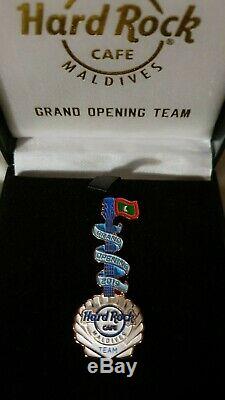 Hard Rock Cafe Maldives Grand Opening Staff Team Pin with box, new