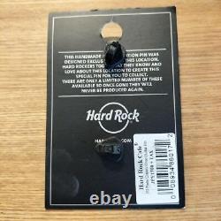Hard Rock Cafe pin badge