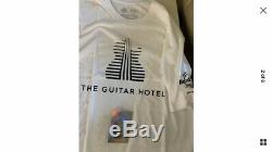 New Guitar Hotel Pin Hologram Hard Rock Cafe Hotel & Casino Limited T-shirt XL