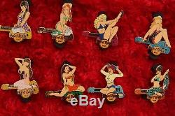 12 Hard Rock Cafe Pins Set Pin Up Girl Série En Ligne L100 Lingerie Bikini Guitare