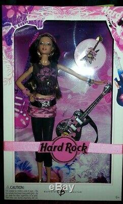 2006 Pink Label Barbie Hard Rock Café Guitare / Rose Camo W Collector Pin Nib