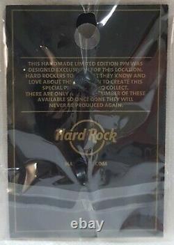 Badge en métal Hard Rock Cafe édition limitée Ushuaia avec enveloppe HRC.
