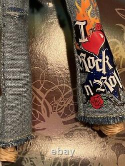 Barbie Hard Rock Cafe Avec Collector Pin Silver Label 2005 Onf
