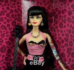 Barbie Hard Rock Cafe Poupée Rockabilly Basse Guitare Et Pin Nrfb Gold Label