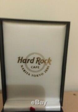 Café Rare Hard Rock Narita De Tokyo 2006 Limited Edition Baiser 4 Pin Set Badge