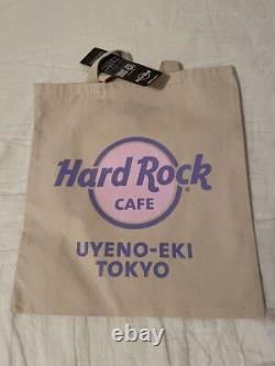 Collaboration Hard Rock Cafe et Tote Bag avec Badge Épinglette de Creamy Mami