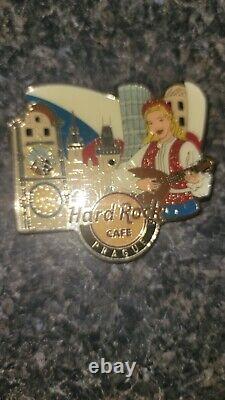 Collection de magnets et porte-clés du Hard Rock Cafe