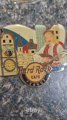 Collection de magnets et porte-clés du Hard Rock Cafe