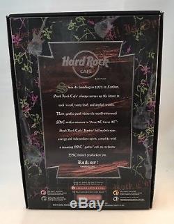 Hard Rock Cafe Barbie Gothic Punk Doll Gold Label Avec Guitar & Pin 2008 Nouveau Nrfb