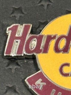 Hard Rock Cafe Koweït Maroon Logo Classique Broche Argentée de Petite Taille 30584