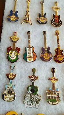 Hard Rock Café Lot De 61 Guitare & Badge Pins Dans Vegas Cadre Hinged Sydney Lisbonne