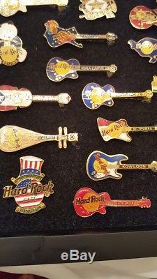 Hard Rock Cafe Pin Collection Lot De 36 Épingles + Vitrine En Bois Dur