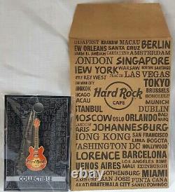 Hard Rock Cafe Ushuaia Metal Pin Badge Collection Guitar Nos Combiner les frais de port