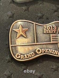 Inauguration du Hard Rock Cafe Santiago & Personnel 2013 Ensemble de 2 épingles #71848 #71976