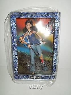 Nib Nrfb 2005 Barbie Hard Rock Cafe Guitare Flames Bustier Jeans Avec Collector Pin