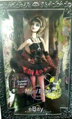 Nrfb Barbie Doll 2008 Collector Hard Rock Café Gold Label Guitare Pin Punk Goth